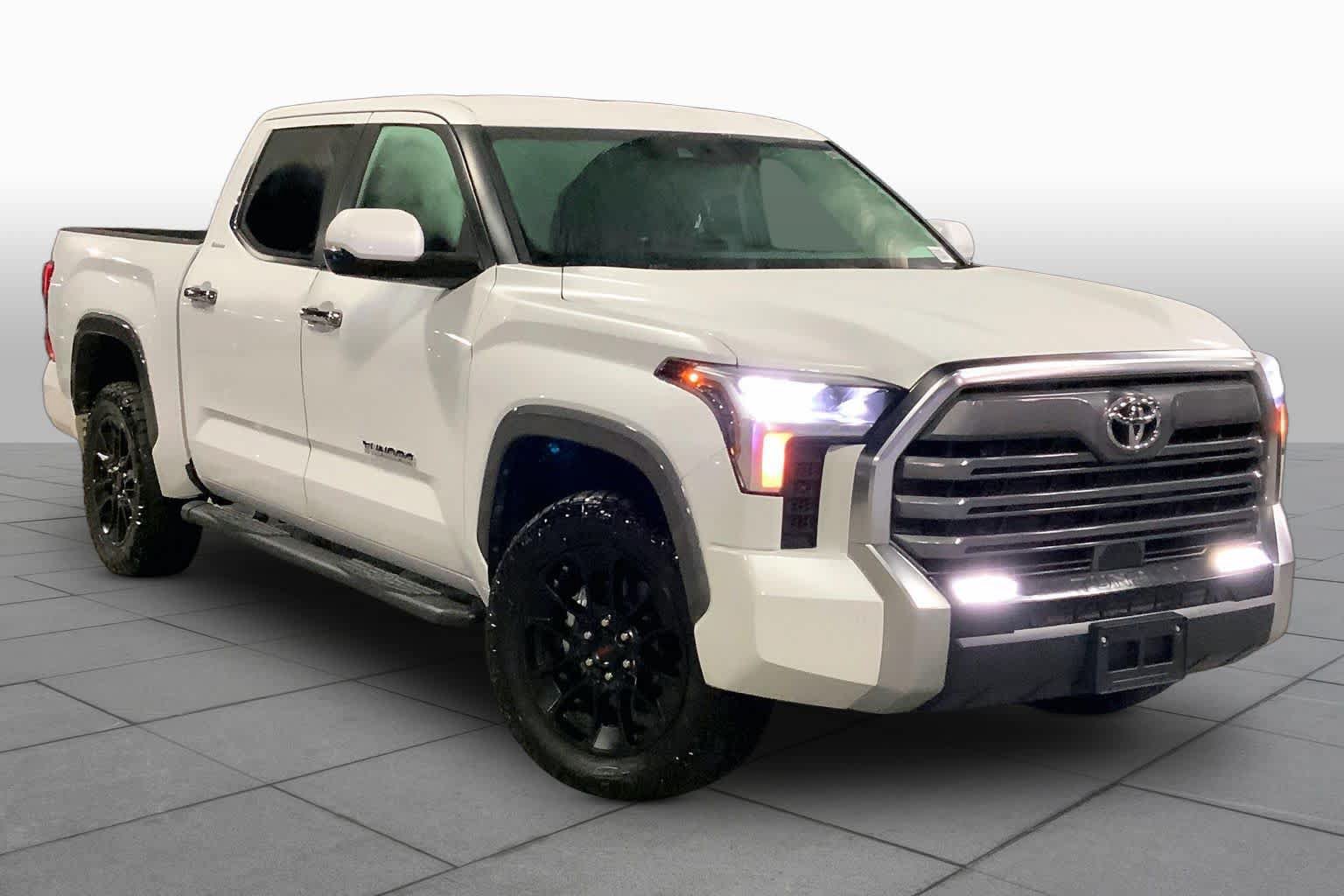 Used 2025 Toyota Tundra Limited AWD/4WD image 3