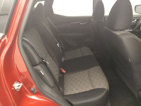 Used 2020 Nissan Rogue Sport SV FWD image 19
