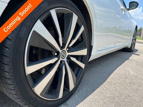 Used 2021 Nissan Altima 2.5 SR FWD image 14