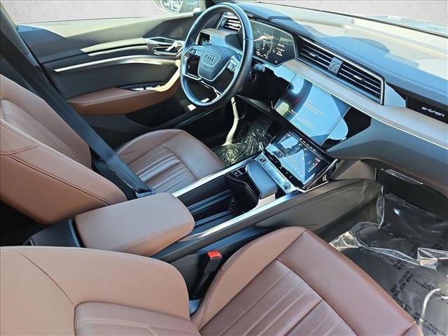 Used 2024 Audi Q8 e-tron Premium Plus AWD/4WD image 28