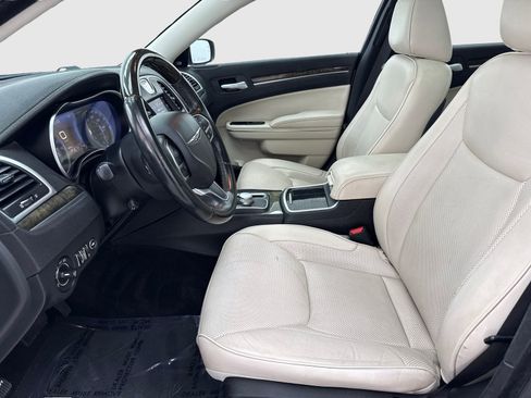 Used 2018 Chrysler 300 Limited w/ Safetytec Plus Group RWD image 17