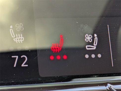 Used 2024 Volkswagen Atlas Peak Edition SE image 26