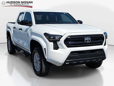 Used 2024 Toyota Tacoma SR image 1