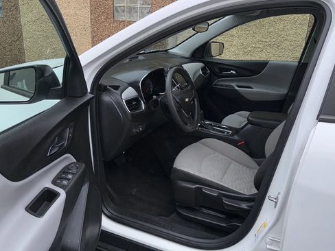 Used 2020 Chevrolet Equinox LS FWD image 23