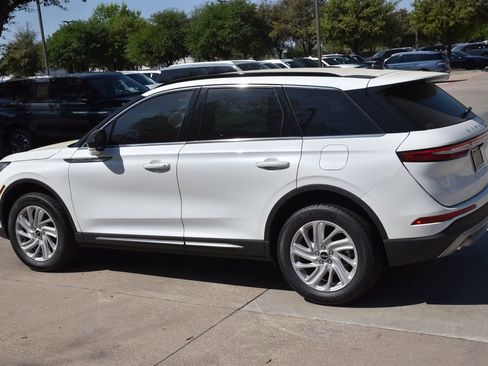 New 2026 Lincoln Corsair Premiere image 10