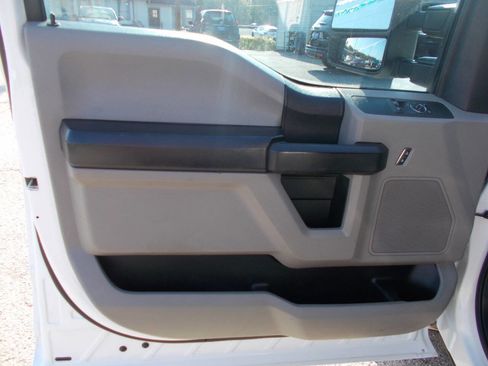 Used 2018 Ford F250 XL w/ Power Equipment Group image 11