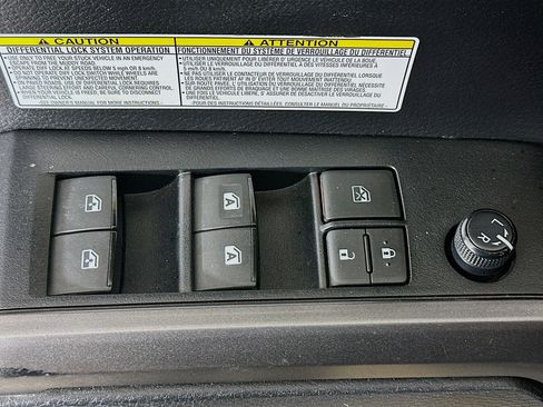 Used 2020 Toyota Tacoma TRD Off-Road image 15