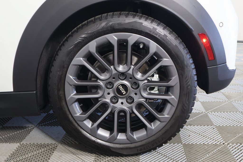 Used 2026 MINI Cooper 2-Door Hardtop FWD image 14