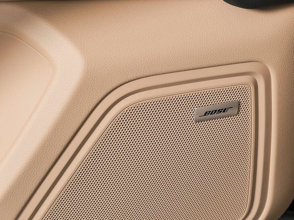 Certified 2026 Porsche Macan AWD/4WD image 7