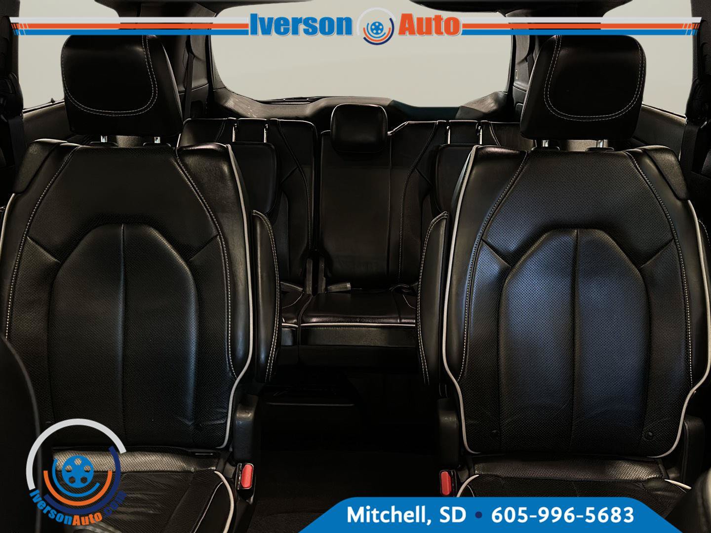 Used 2025 Chrysler Pacifica Limited FWD image 25