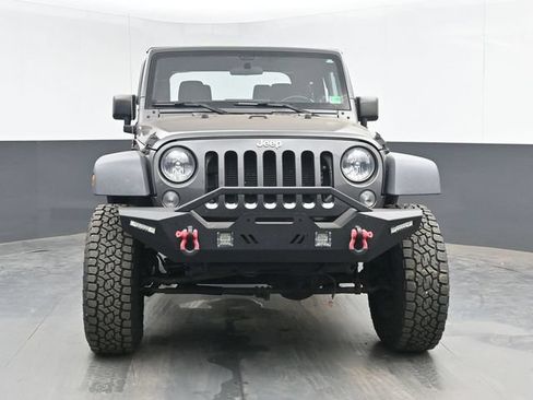 Used 2018 Jeep Wrangler Sport AWD/4WD image 3