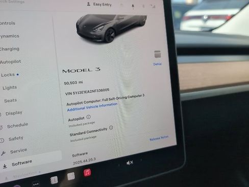 Used 2022 Tesla Model 3 Standard Range Plus image 13