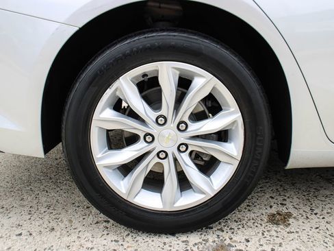 Used 2020 Chevrolet Malibu LT FWD image 35