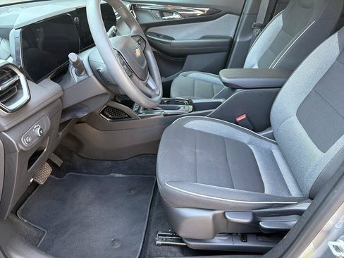 Used 2025 Chevrolet TrailBlazer LT AWD/4WD image 38