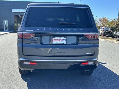 Used 2024 Jeep Wagoneer Series II image 8