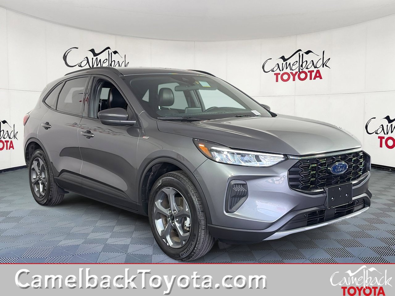Used 2025 Ford Escape ST-Line AWD/4WD image 1