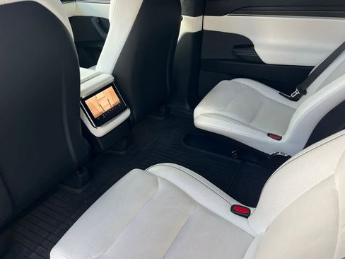 Used 2022 Tesla Model X Plaid AWD/4WD image 5