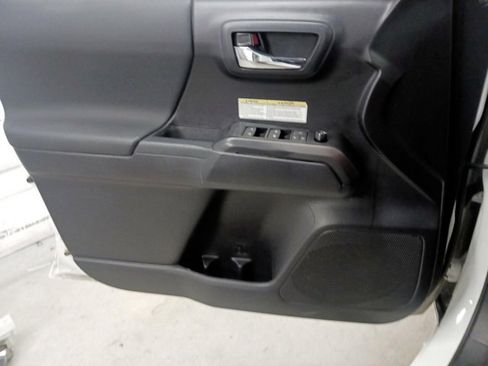 Used 2018 Toyota Tacoma TRD Pro image 15