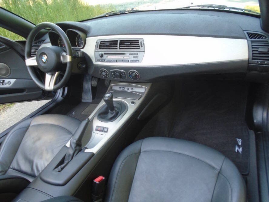 Used 2003 BMW Z4 2.5i RWD image 18