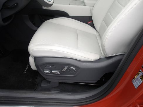 Certified 2025 Hyundai Santa Fe Calligraphy image 15