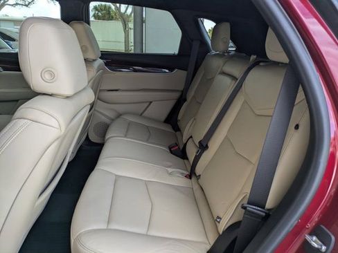 Used 2019 Cadillac XT5 Luxury image 17
