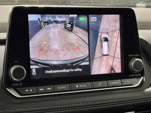 Used 2021 Nissan Rogue SV w/ Premium Package image 23