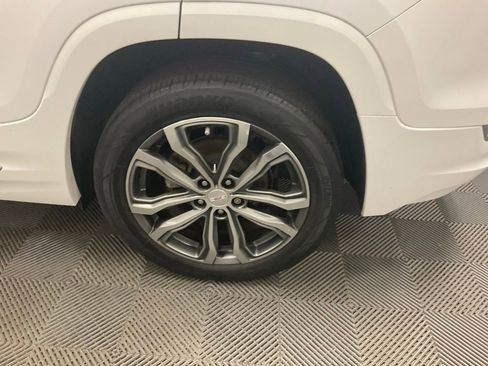 Used 2020 GMC Terrain Denali w/ GMC Pro Grade Package AWD/4WD image 13