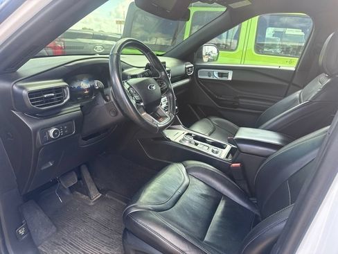 Used 2022 Ford Explorer ST w/ Equipment Group 401A AWD/4WD image 8