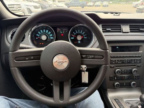 Used 2012 Ford Mustang GT RWD image 11