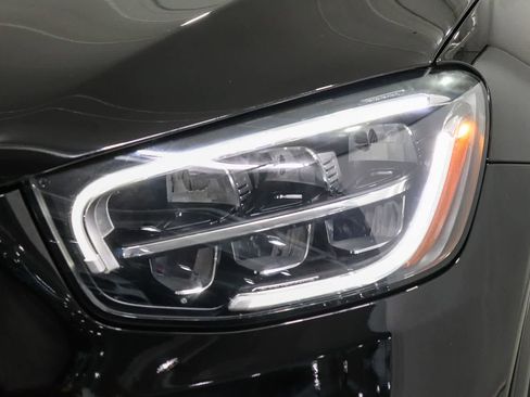Used 2021 Mercedes-Benz GLC 300 4MATIC image 7