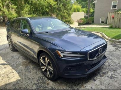 Used 2023 Volvo V60 B5 Cross Country Plus w/ Protection Package Premier