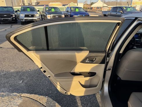 Used 2015 Honda Accord LX image 27