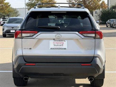 Used 2023 Toyota RAV4 XLE Premium image 5