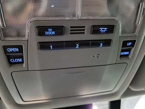 Used 2018 Toyota Highlander XLE image 39