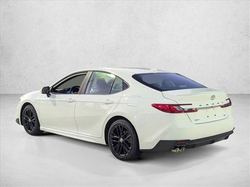 Used 2026 Toyota Camry SE image 7