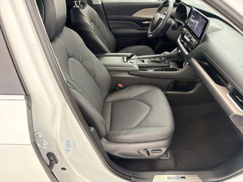 Used 2026 Toyota Grand Highlander Limited image 29