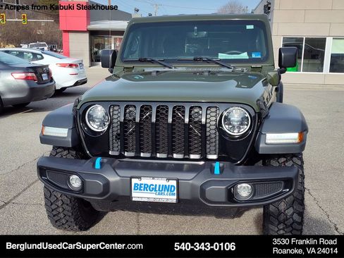 Used 2023 Jeep Wrangler Unlimited w/ 8.4" Radio Group image 9