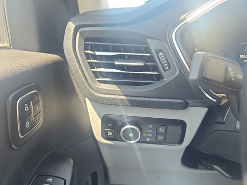 Used 2024 Ford Escape SE w/ PHEV Premium Package FWD image 19