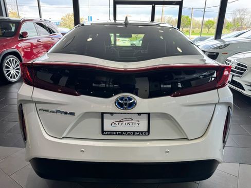 Used 2018 Toyota Prius Prime Advanced image 4