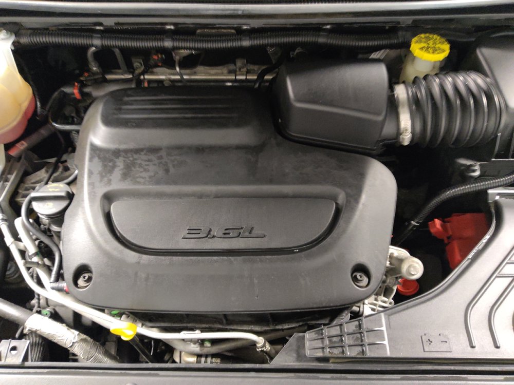 Used 2023 Chrysler Voyager LX FWD image 30