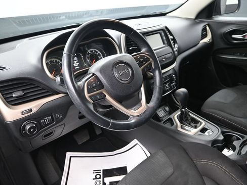 Used 2015 Jeep Cherokee Latitude w/ Comfort/Convenience Group FWD image 12