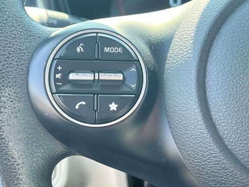 Used 2023 Kia Soul LX w/ LX Technology Package image 19