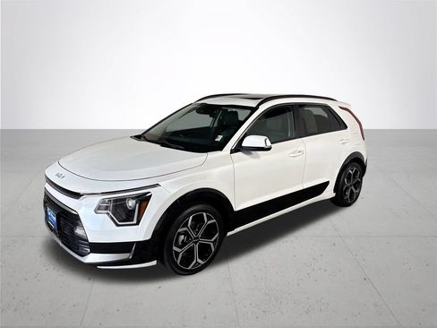 Used 2023 Kia Niro EX Touring FWD image 2