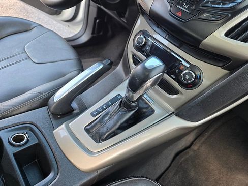 Used 2012 Ford Focus SEL image 38