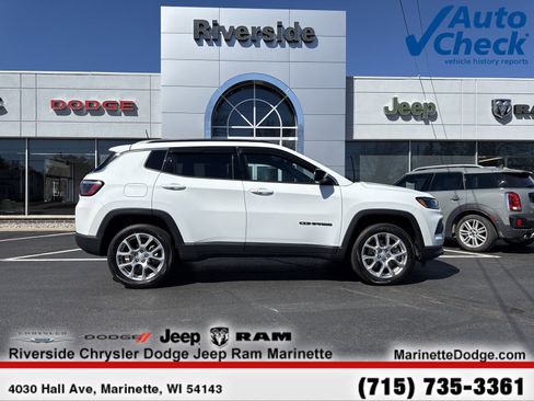 Used 2023 Jeep Compass Latitude image 1