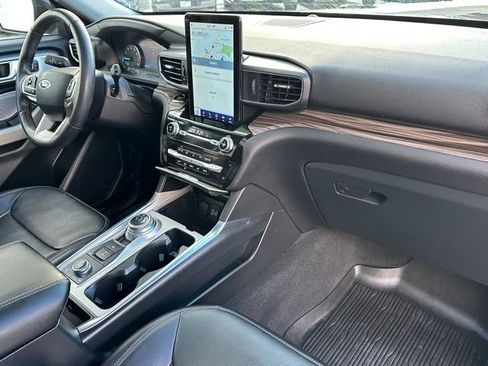 Used 2023 Ford Explorer Limited AWD/4WD image 8