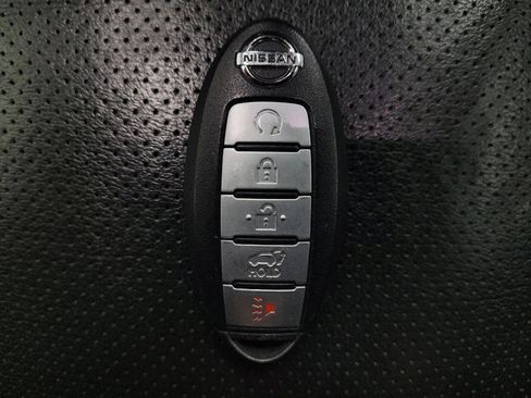 Used 2018 Nissan Murano SL w/ Midnight Edition Package FWD image 32