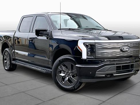 Used 2025 Ford F150 Lightning Lariat image 5