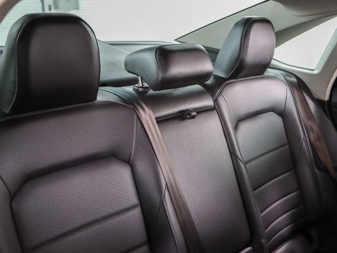 Used 2021 Volkswagen Jetta SE w/ SE Cold Weather Package image 27