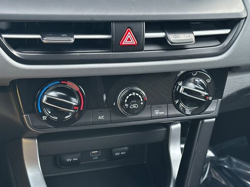 New 2026 Kia Seltos LX image 18